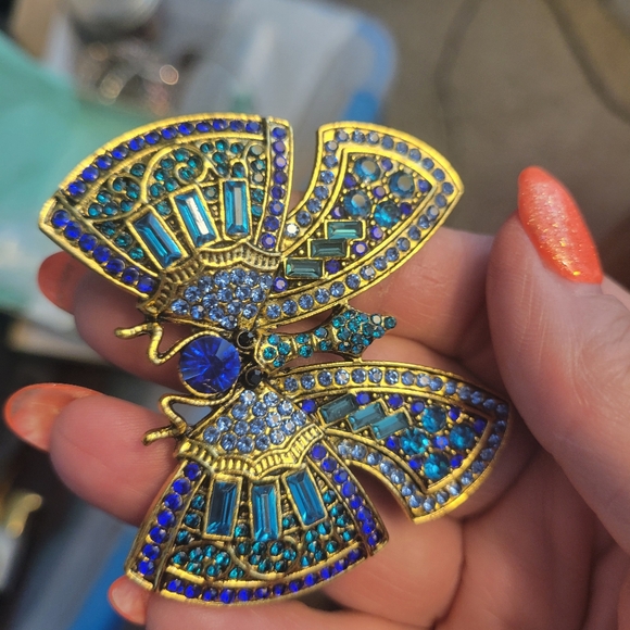 2  Beautiful Brooches. Vibrant Colors, Stones, Eye-catching Sparkle & Bling - Picture 13 of 16